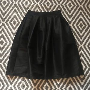 Haute Monde Ruffle Flair Skirt. Size Small.